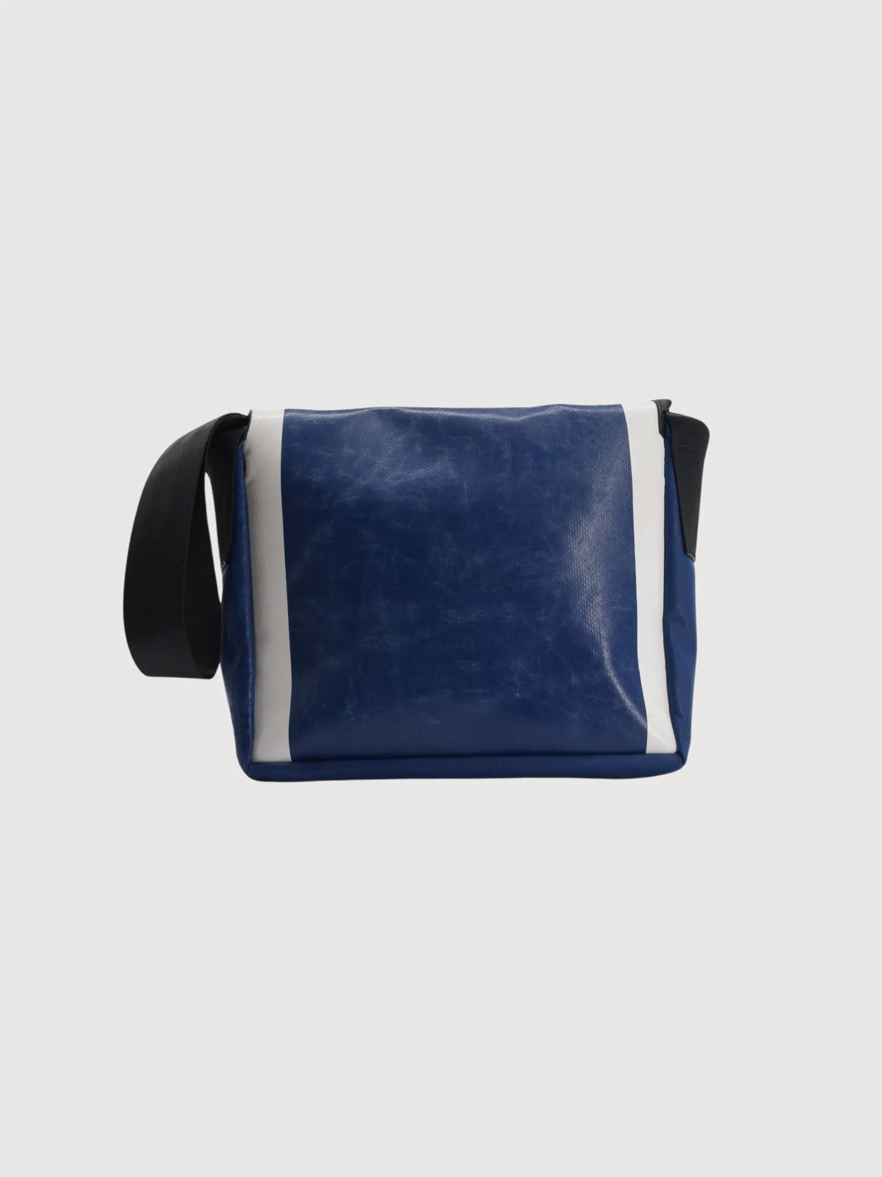 Bag F11 Lassie Lassie dark Blue In Used Truck Tarps | Freitag
