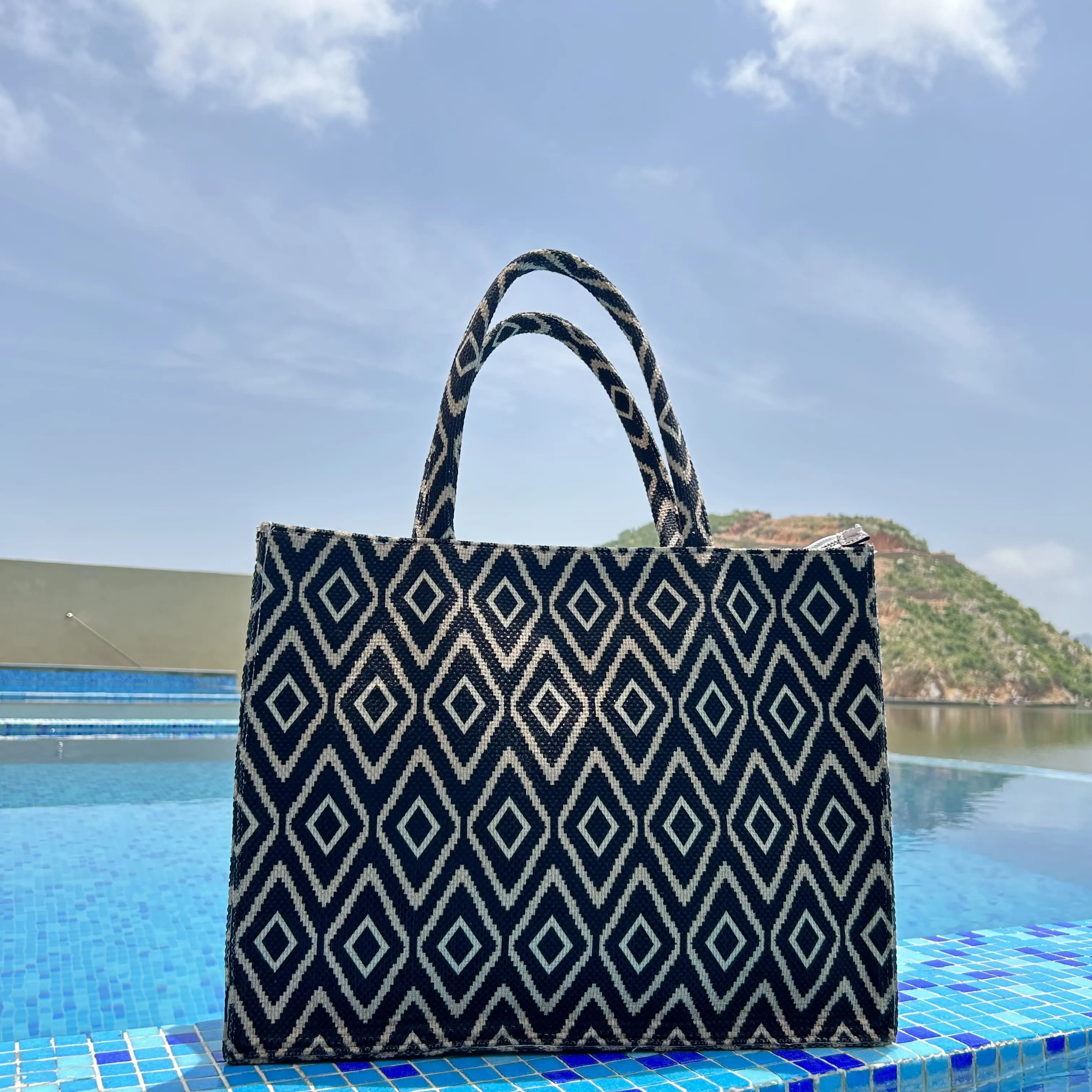 Olivia Tote Bag (Large)